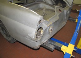 Ford Thunderbird - Beginn der Karosseriearbeiten - 001
