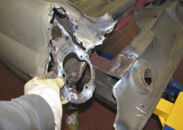 Ford Thunderbird - Beginn der Karosseriearbeiten - 004