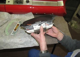 Ford Thunderbird - Montage Armaturenbrett und Instrumente - 003