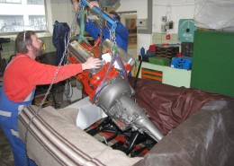 Ford Thunderbird - Montage Motor und Getriebe - 001