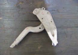 Ford Thunderbird - Scharniere Heckklappe - 001