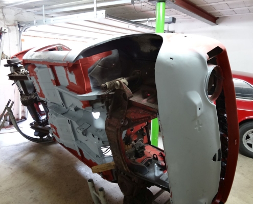 Alfa Romeo1300-Vorderachse und Unterboden-001