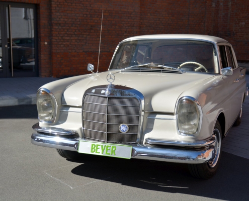 MB W111 - gr.Flosse - 006