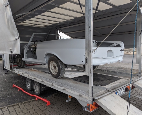 MB W111 - Abholen der Karosserie vom Lackierer - 001