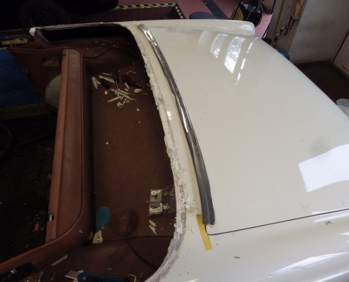 MB W111 Demontage + Entfernen Silikon - 003