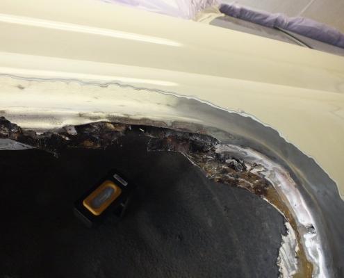 MB W111 Freilegen der Karosserieschäden - 002