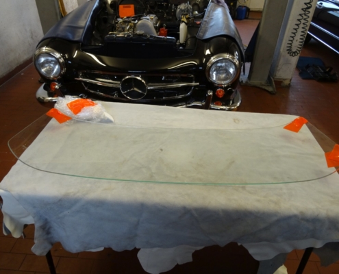MB 190SL - Einbau der Frontscheibe - 001