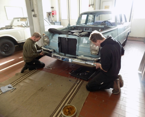 MB W111 - Montage Stoßstangen - 002