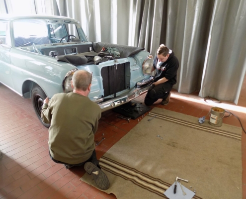 MB W111 - Montage Stoßstangen - 003
