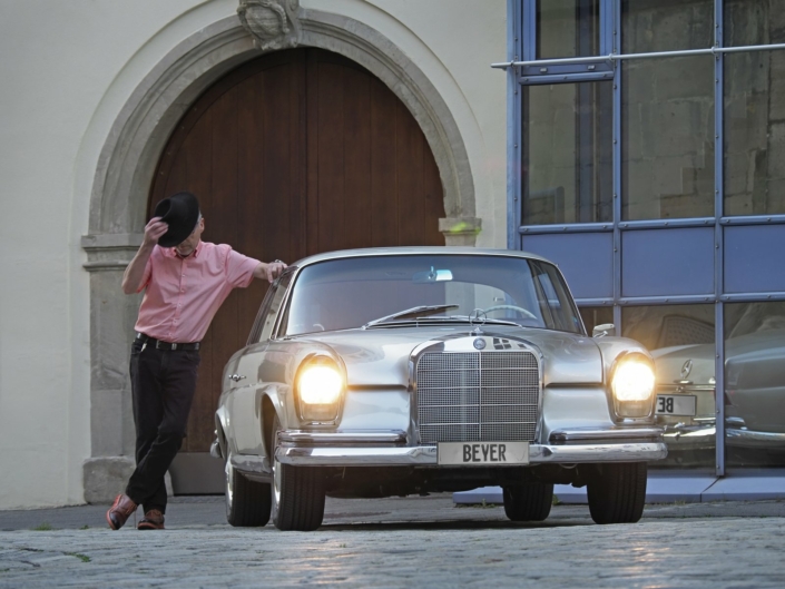 Mercedes W111 Coupé Der MB W111 - eine Brücke zwischen Historie und Moderne