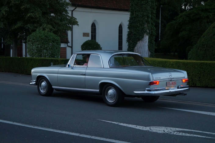 MB C111 – Australien-2 – 01 Der MB W111 - eine Brücke zwischen Historie und Moderne