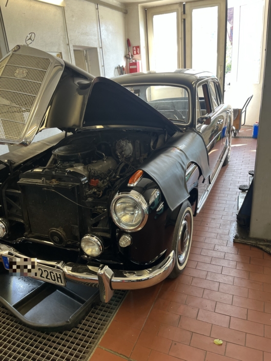 MB 180 großer Ponton